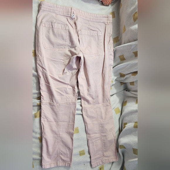 Anthropologie The Wanderer Light Pink Cargo Pants/Capri - Picture 4 of 4
